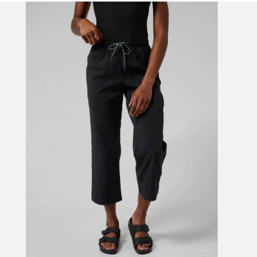 Athleta Trekkie Straight Crop Pants in Black